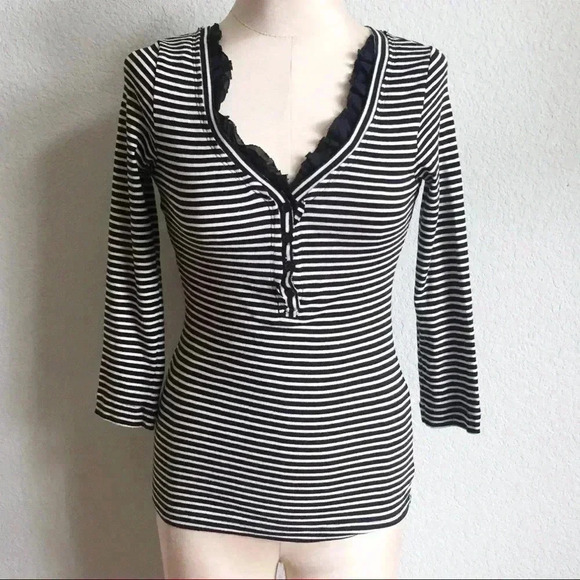 Old Navy Black & White Striped with Ruffle Detail - Picture 4 of 8